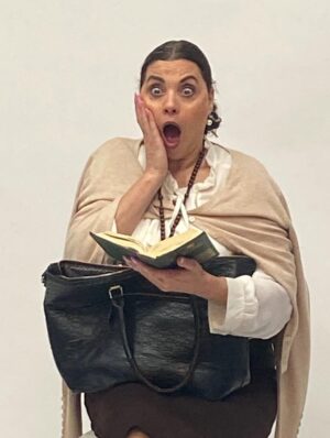 Yolanda Ventura Instagram - “Defender la alegría como una trinchera , defenderla del escándalo y la rutina, de la miseria y los miserables, de las ausencias transitorias y definitivas …” Gracias #2025 #yolandaventura #fichaamarilla