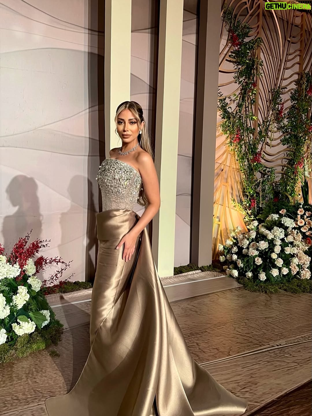 Yousra Saouf - 26K Likes - One of my favorite looks 🤎

Dress : @thaher.baqer 
Hair : @doaahairstylist 

‏