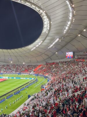 Yousra Saouf Instagram - فخورة باختياري كصوت مغربي للغناء في كأس العرب 🇲🇦
شكرًا @arabcupqa على الاستضافة الرائعة، تجربة لن تُنسى.
مبروك لأسود الأطلس هذا الفوز المستحق والوصول إلى النهائي 🏆❤