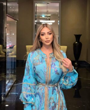 Yousra Saouf Instagram - #القفطان_المغربي الهمة و الشان ♥️🇲🇦
Caftan : @latelierduluxe @maisondepasha