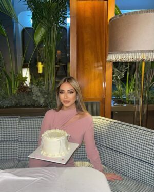 Yousra Saouf Instagram - Happy birthday to me 🎂🎈 #29april