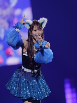 Yu Serizawa Instagram - ・

遅くなってしまったけど、

 i☆Ris 13th Anniversary Live -TITLE MATCH-

ありがとうございました！
今回はいつにもまして特別なライブでした！！

そんな時間を作ってくれたみんなに超特大BIGLOVE💙

14年目も素晴らしい景色たくさん見るぞー！

photo @kamiiisaka (かわいい写真多すぎて載せるのまよった)
newhair @laftale_akihiro (エクステ可愛すぎるツヤツヤ最高)
myLOVE @uesaka_sumire (見に来てくれたマイラブすみぺ様)

最後の１枚はファンの方が撮ってくれた写真！
なびく髪が美してくてお借りしました☺️

#ぴあアリーナmm #i_Ris