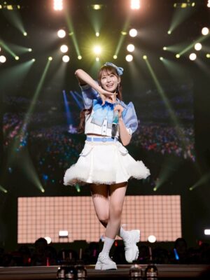 Yu Serizawa Instagram - ・

遅くなってしまったけど、

 i☆Ris 13th Anniversary Live -TITLE MATCH-

ありがとうございました！
今回はいつにもまして特別なライブでした！！

そんな時間を作ってくれたみんなに超特大BIGLOVE💙

14年目も素晴らしい景色たくさん見るぞー！

photo @kamiiisaka (かわいい写真多すぎて載せるのまよった)
newhair @laftale_akihiro (エクステ可愛すぎるツヤツヤ最高)
myLOVE @uesaka_sumire (見に来てくれたマイラブすみぺ様)

最後の１枚はファンの方が撮ってくれた写真！
なびく髪が美してくてお借りしました☺️

#ぴあアリーナmm #i_Ris