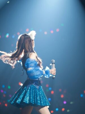 Yu Serizawa Instagram - ・

遅くなってしまったけど、

 i☆Ris 13th Anniversary Live -TITLE MATCH-

ありがとうございました！
今回はいつにもまして特別なライブでした！！

そんな時間を作ってくれたみんなに超特大BIGLOVE💙

14年目も素晴らしい景色たくさん見るぞー！

photo @kamiiisaka (かわいい写真多すぎて載せるのまよった)
newhair @laftale_akihiro (エクステ可愛すぎるツヤツヤ最高)
myLOVE @uesaka_sumire (見に来てくれたマイラブすみぺ様)

最後の１枚はファンの方が撮ってくれた写真！
なびく髪が美してくてお借りしました☺️

#ぴあアリーナmm #i_Ris