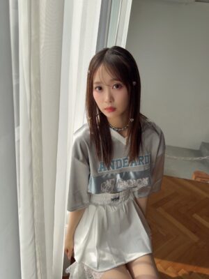 Yu Serizawa Instagram - ・

明日はi☆Ris13thライブです！！
こちらグッズのオフショットです💁‍♀️

なんとなく素敵なお寺があったので
「もれなく全員楽しめますように」
ってお願いしときました！

ファンも
スタッフさんも
メンバーも
家族や友達も
私も

もれなくみんなが楽しめますように！
そんなライブあるのかな？
でもきっとそんなライブが私たちならできる！絶対！！

最高の戦いにしようぜっ⚡️🥊

#ぴあアリーナmm