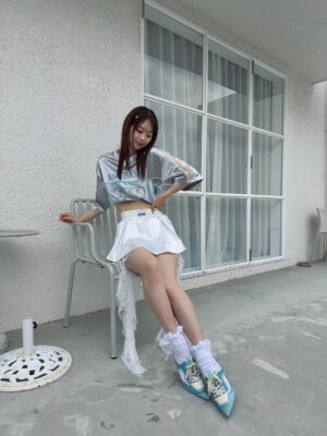 Yu Serizawa Instagram - ・

明日はi☆Ris13thライブです！！
こちらグッズのオフショットです💁‍♀️

なんとなく素敵なお寺があったので
「もれなく全員楽しめますように」
ってお願いしときました！

ファンも
スタッフさんも
メンバーも
家族や友達も
私も

もれなくみんなが楽しめますように！
そんなライブあるのかな？
でもきっとそんなライブが私たちならできる！絶対！！

最高の戦いにしようぜっ⚡️🥊

#ぴあアリーナmm