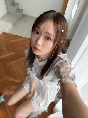 Yu Serizawa Instagram - ・

明日はi☆Ris13thライブです！！
こちらグッズのオフショットです💁‍♀️

なんとなく素敵なお寺があったので
「もれなく全員楽しめますように」
ってお願いしときました！

ファンも
スタッフさんも
メンバーも
家族や友達も
私も

もれなくみんなが楽しめますように！
そんなライブあるのかな？
でもきっとそんなライブが私たちならできる！絶対！！

最高の戦いにしようぜっ⚡️🥊

#ぴあアリーナmm