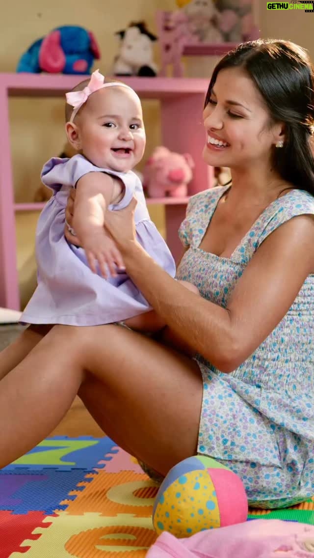 Yuli Ferreira - 22.9K Likes - Feliz Cumpleaños 🎈 Mi princesa feliz, eres la primera en llegar a mi mundo y la que me demostró lo que significa ser mamá. Me has enseñado a amar sin medida y a descubrir la fuerza que nace cuando el amor guía cada paso.

Contigo aprendí a enfrentar los miedos, a no rendirme y a ver la belleza en lo simple. Tu luz transformó mi mundo y tu ternura me recordó cada día que el amor verdadero existe.
Mi pequeña Lulu, agradezco a Dios por la bendición de ser tu mamá, por enseñarme a proteger con el alma y a entender que el ejemplo habla más fuerte que cualquier palabra. Mi corazón celebra tu vida con gratitud infinita. Soy y siempre seré profundamente bendecida de ser tu mamá. Bendigo tu presente, tu futuro en el nombre de Jesús, que llegues a cumplir cada propósito para el cual Dios te diseñó. Te amo infinitamente, siempre serás mi princesa, feliz, mi pequeña Lulú 💕