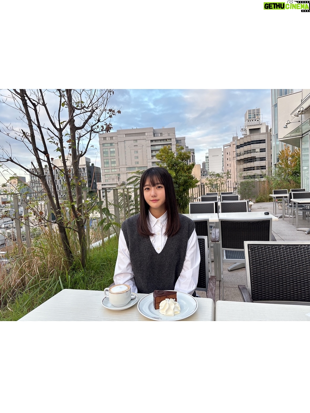 Yumiko Takino - 4.3K Likes - テラス席が好きな季節🫖

#カフェ #カフェテラス