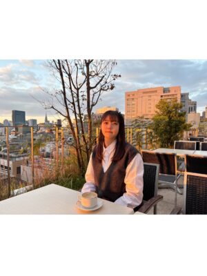 Yumiko Takino Instagram - テラス席が好きな季節🫖

#カフェ #カフェテラス