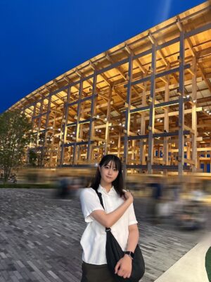 Yumiko Takino Instagram - 大阪・関西万博、楽しかった〜！

5枚目の画像は25年後の私です😌ふふ
お目当てに辿り着けてよかったー！
そしてスタンプ帳は半分くらい埋まりました📕

 #大阪万博 #万博 #大阪関西万博 #expo2025 #expo
#きたぞ万博