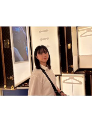 Yumiko Takino Instagram - 大阪・関西万博、楽しかった〜！

5枚目の画像は25年後の私です😌ふふ
お目当てに辿り着けてよかったー！
そしてスタンプ帳は半分くらい埋まりました📕

 #大阪万博 #万博 #大阪関西万博 #expo2025 #expo
#きたぞ万博