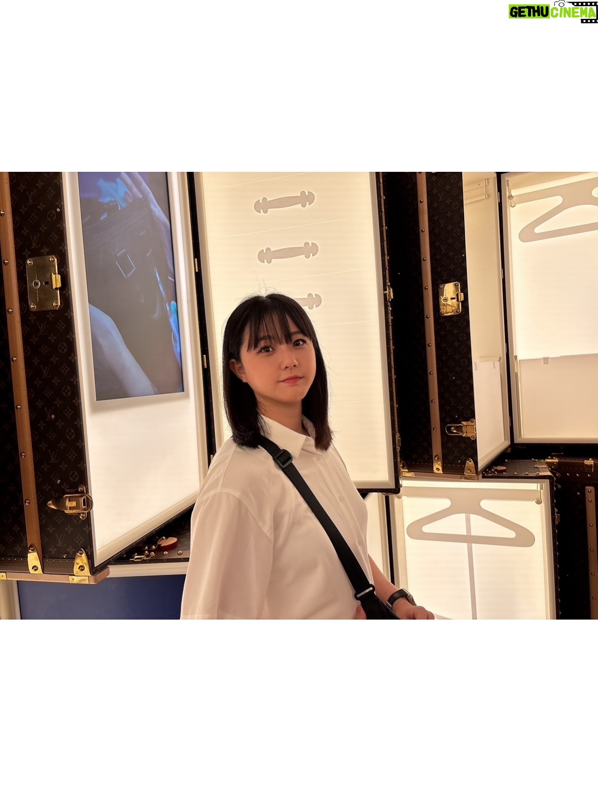 Yumiko Takino - 6.5K Likes - 大阪・関西万博、楽しかった〜！

5枚目の画像は25年後の私です😌ふふ
お目当てに辿り着けてよかったー！
そしてスタンプ帳は半分くらい埋まりました📕

 #大阪万博 #万博 #大阪関西万博 #expo2025 #expo
#きたぞ万博