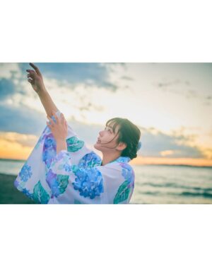 Yumiko Takino Instagram - 『瀧野由美子カレンダー2025.04-2026.03』

5月になり、告知が遅くなりましたが、、
今年もカレンダーを発売いたしました！
4度に渡る撮影で、四季折々の私を見ていただけると思います🌸
卓上カレンダーなので、ぜひデスクのお供に！
関連グッズも好評発売中です📅