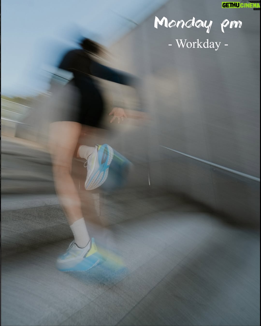 Yun Liu - 1.4K Likes - ‘
HYROX Taipei // 11 weeks out

@hyroxtw 

//本週重點//
兩天的鋼鐵賽事
身體呈現疲勞跟高壓的狀態
這個禮拜著重在賽後修復：
1.呼吸練習
2.補充睡眠跟營養
3.保持低強度動態恢復

想要維持運動強度，也要懂得把恢復也當成訓練，
等到身體說ok，再好好回歸✨

(倒數週數數錯了,正確是10週
下週開始修正,大家備賽加油💪🏻)

#hyrox #hyroxtw #hyroxgirls 
#hyroxtraining #hyroxambassador