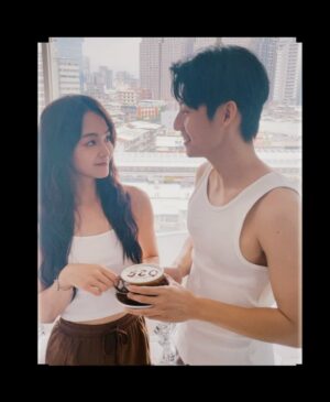 Yun Liu Instagram - ‘
蕭秉治［ 520］ Official Music Video

「520不是驚天動地的告白,而是值得收藏的溫柔日常」

【相愛的第520分鐘：近一步的親密接觸】
靠得這麼近，是不是你也聽見我加快的心跳？

Artist @xiao_bingchih 
Director @godplaysyou 
Actor @yuren_419 @qqmonk