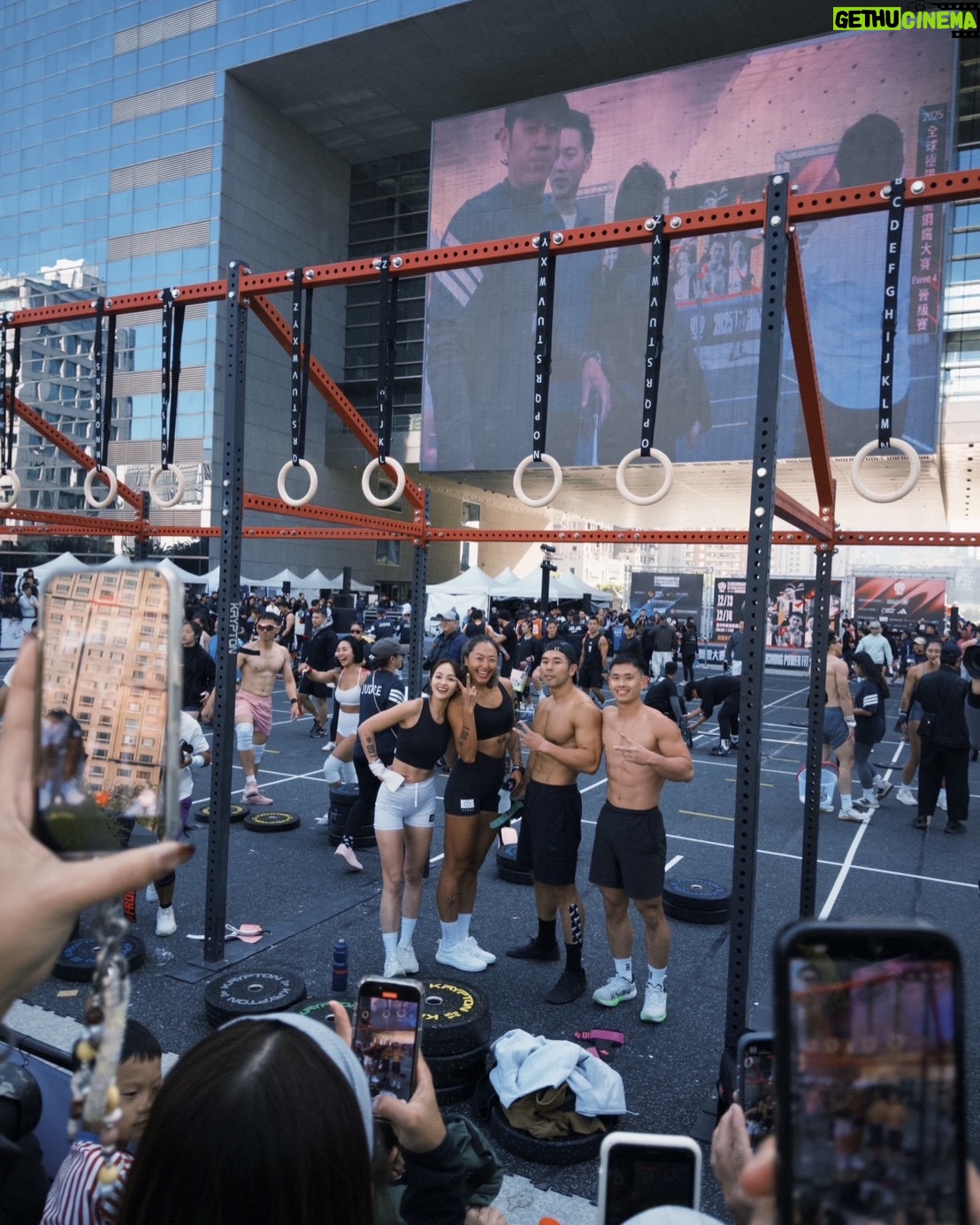 Yun Liu - 1.3K Likes - ‘
時間拉回到12/13-14
Team Hyrox 大使007小隊
去比了一場CrossFit 全球極限體能鋼鐵大賽

謝謝我的神隊友們從預賽就一直揹著我進到正賽🥹
肯定是腎上腺素作祟,場上的那個人是另一個我🤣
說真的已經過了兩週,好像記憶猶新又好像是在作夢
總之騙不了人的是我身體每一個部位的酸痛…..

還是那一句,運動這條路上我會繼續痛並快樂著~

下一場2026/02/28-03/01 Hyrox Taipei 見✌🏻

TEAM HYROX
@hyroxtw 
@chouunn_ 
@peeta.gege 
@l7athlete_caleb 

📷 @rhb717 
🏋️ @2025tpfgp 

#hyrox #hyroxtw #hyroxambassador #crossfit #tpf