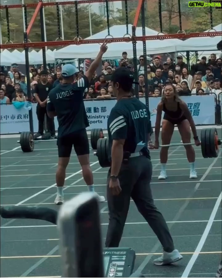 Yun Liu - 1.3K Likes - ‘
時間拉回到12/13-14
Team Hyrox 大使007小隊
去比了一場CrossFit 全球極限體能鋼鐵大賽

謝謝我的神隊友們從預賽就一直揹著我進到正賽🥹
肯定是腎上腺素作祟,場上的那個人是另一個我🤣
說真的已經過了兩週,好像記憶猶新又好像是在作夢
總之騙不了人的是我身體每一個部位的酸痛…..

還是那一句,運動這條路上我會繼續痛並快樂著~

下一場2026/02/28-03/01 Hyrox Taipei 見✌🏻

TEAM HYROX
@hyroxtw 
@chouunn_ 
@peeta.gege 
@l7athlete_caleb 

📷 @rhb717 
🏋️ @2025tpfgp 

#hyrox #hyroxtw #hyroxambassador #crossfit #tpf