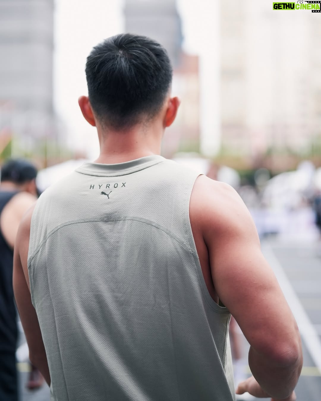 Yun Liu - 1.3K Likes - ‘
時間拉回到12/13-14
Team Hyrox 大使007小隊
去比了一場CrossFit 全球極限體能鋼鐵大賽

謝謝我的神隊友們從預賽就一直揹著我進到正賽🥹
肯定是腎上腺素作祟,場上的那個人是另一個我🤣
說真的已經過了兩週,好像記憶猶新又好像是在作夢
總之騙不了人的是我身體每一個部位的酸痛…..

還是那一句,運動這條路上我會繼續痛並快樂著~

下一場2026/02/28-03/01 Hyrox Taipei 見✌🏻

TEAM HYROX
@hyroxtw 
@chouunn_ 
@peeta.gege 
@l7athlete_caleb 

📷 @rhb717 
🏋️ @2025tpfgp 

#hyrox #hyroxtw #hyroxambassador #crossfit #tpf