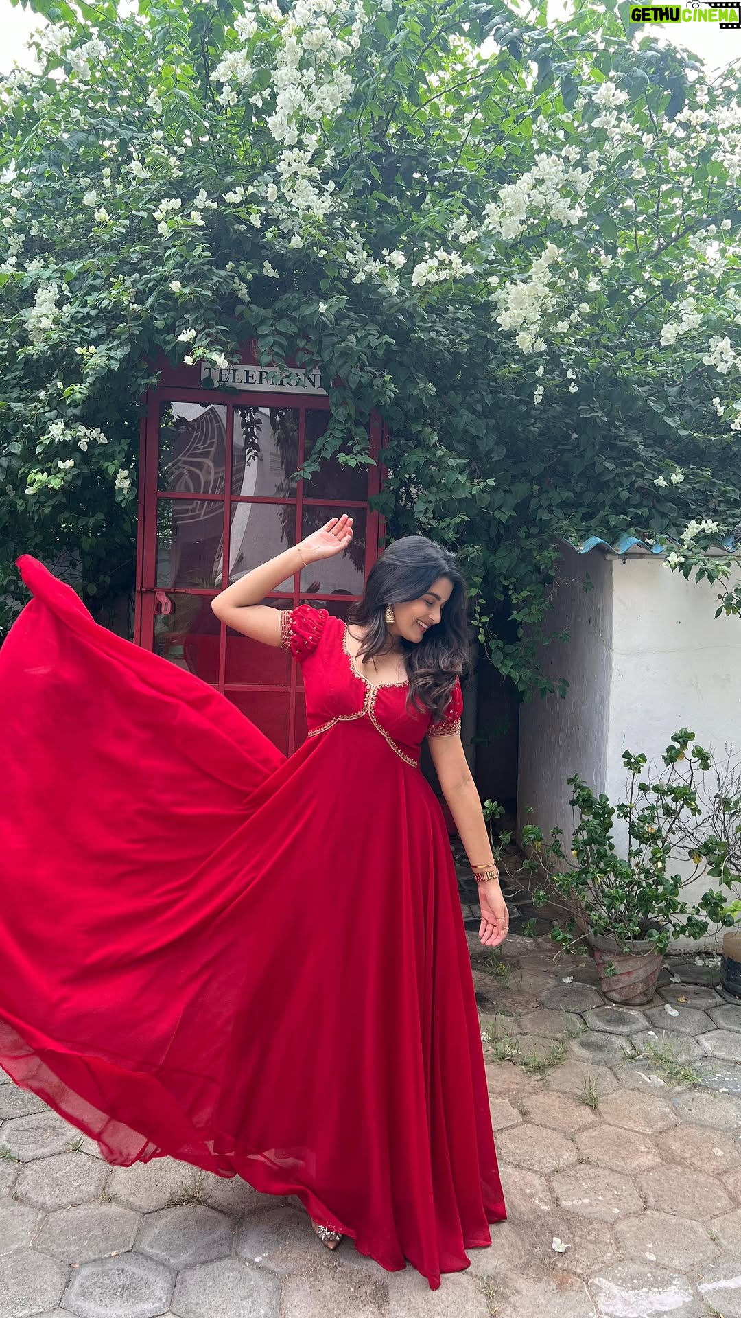 Yuvina Parthavi - 23.5K Likes - All the feels🤭✨

Saree: @zenoraofficial_ 

.
.
.
.
.
.
.
.
.
.
.
.
.
.
.
.
.
.
.
.
#yuvina #yuvinaparthavi #saree #green #model #tamil #girls #right #rokyaurranikipremkahani #aliabhatt #ranveer #tollywood #bollywood #reels#sareelove #designersaree #ak #veeram #yuvi #foryoupage #fyp #reelitfeelit #instagram 

[fyp,tamil,telugureels,hindireels,veeram movie kid,saree,2025,foryoupage,green,love,Yuvina,actress,model]
