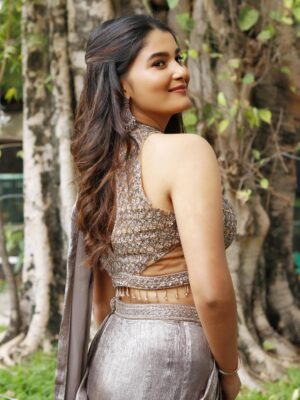 Yuvina Parthavi Instagram - Fueled by pixie dust✨🧚‍♂️
For the #Right movie promotions♥️
Trailer and audio launch event✨

Couture: @peshwaandpeshwain they have lovely outfits for all your fashion needs do check them out💗

( PESHWA & PESHWAIN GN CHETTY ROAD T- NAGAR )

Pc: @mg_photography06 
Mua: @makeover_by_miga 
Hair do @hairstyles.monika 
.
.
.
.
.
.
.
.
.
.
.
.
.

(#yuvinaparthavi #model #childartist #veerammovie #ak )

[traditional,genz,instagramreeals,fyp,pinteresty,aesthetic,halfsaree,saree.hairdo,Indian,Tamil movie,girl,actress,promotions,Tollywood]