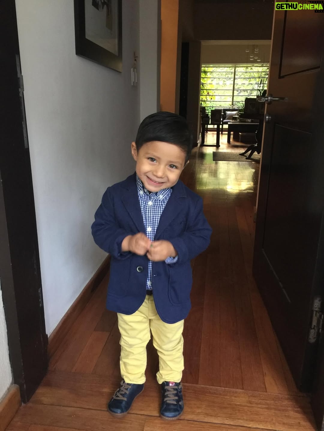 Zahie Téllez - 7.2K Likes - Parte 2 de mi #2016 

Un año de muchos cambios y el más grande fue ver a mi Mariano pasar de ser un bebé a un niño pequeño, cuando veo estas fotos siento nostalgia, pero también mucho amor ❤️ 

Sin duda alguna, recordar es volver a vivir 💃🏻