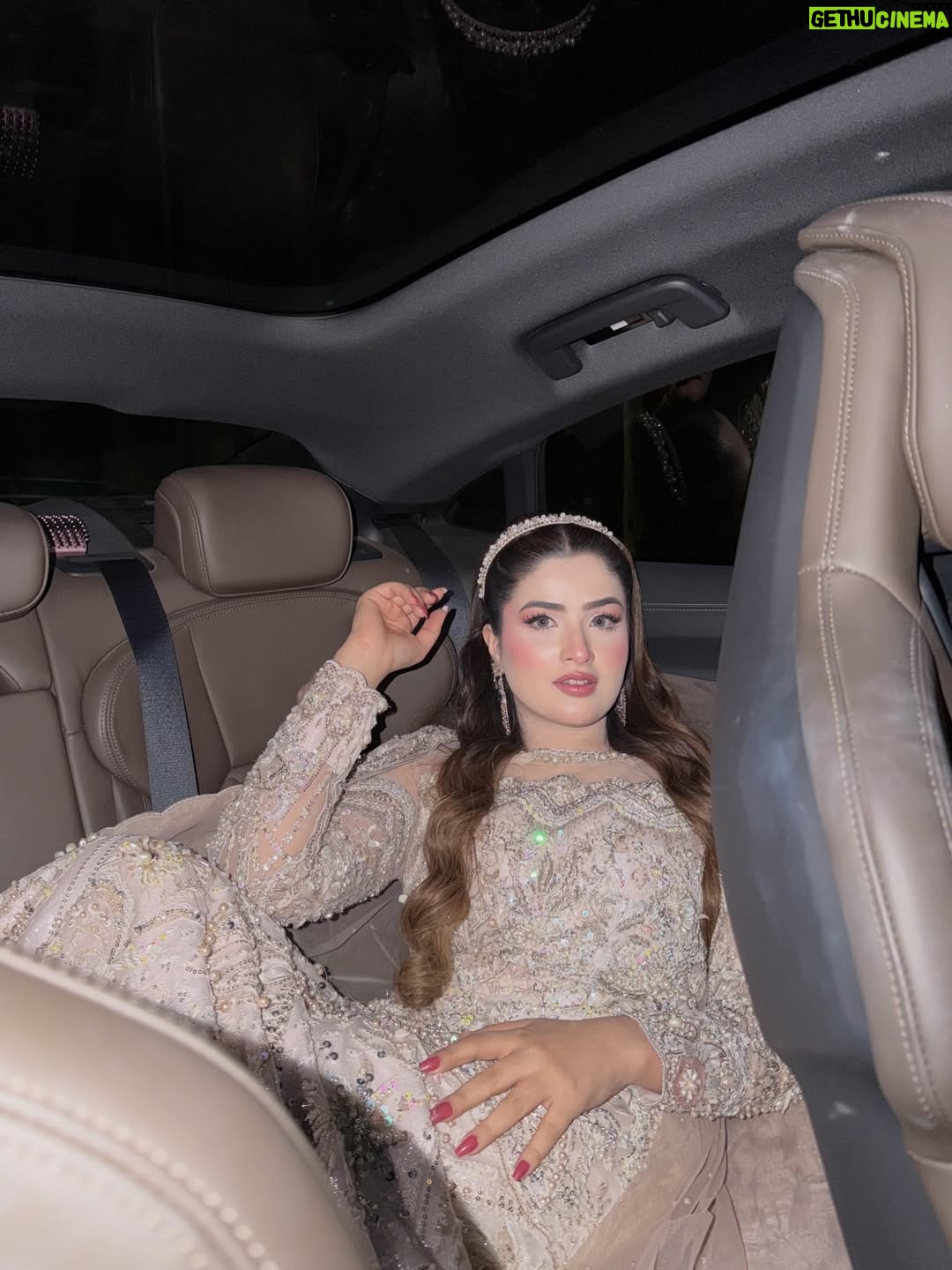 Zahra Waseem - 67.9K Likes - 🦢💍🕊️

👗 @mysiebytahira 
💄 @fazistudio