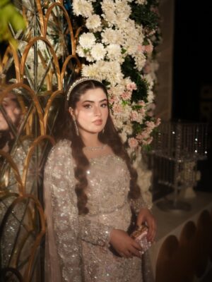 Zahra Waseem Instagram - 🦢💍🕊️

👗 @mysiebytahira 
💄 @fazistudio