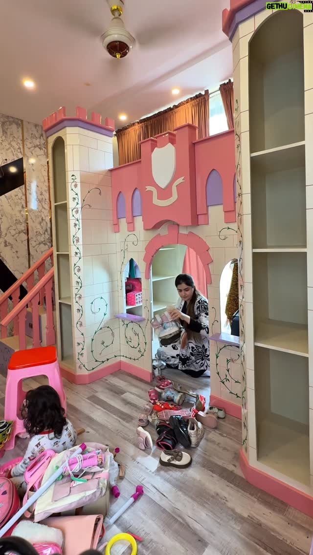 Zahra Waseem - 74.3K Likes - Let’s deep clean Pareeshay’s room🫧