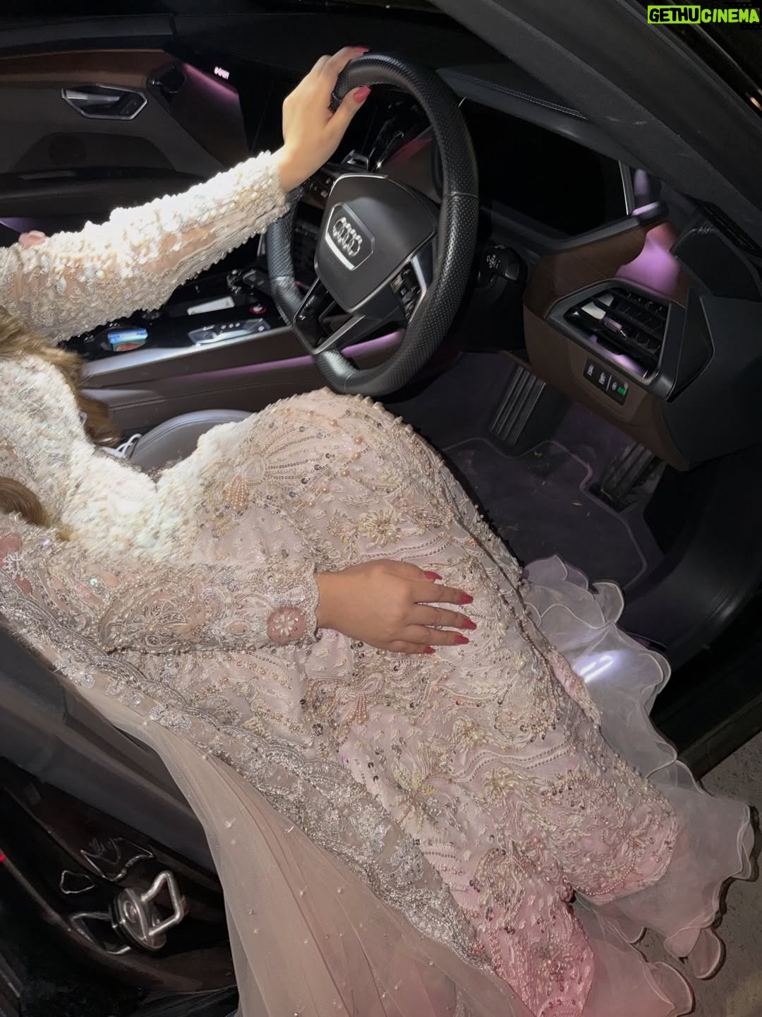 Zahra Waseem - 67.9K Likes - 🦢💍🕊️

👗 @mysiebytahira 
💄 @fazistudio