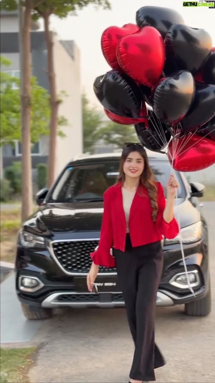 Zahra Waseem - 85.8K Likes - 2025 recap in 3 minutes? Don’t miss the end.
My baby @laushebyzahra @elaris7official