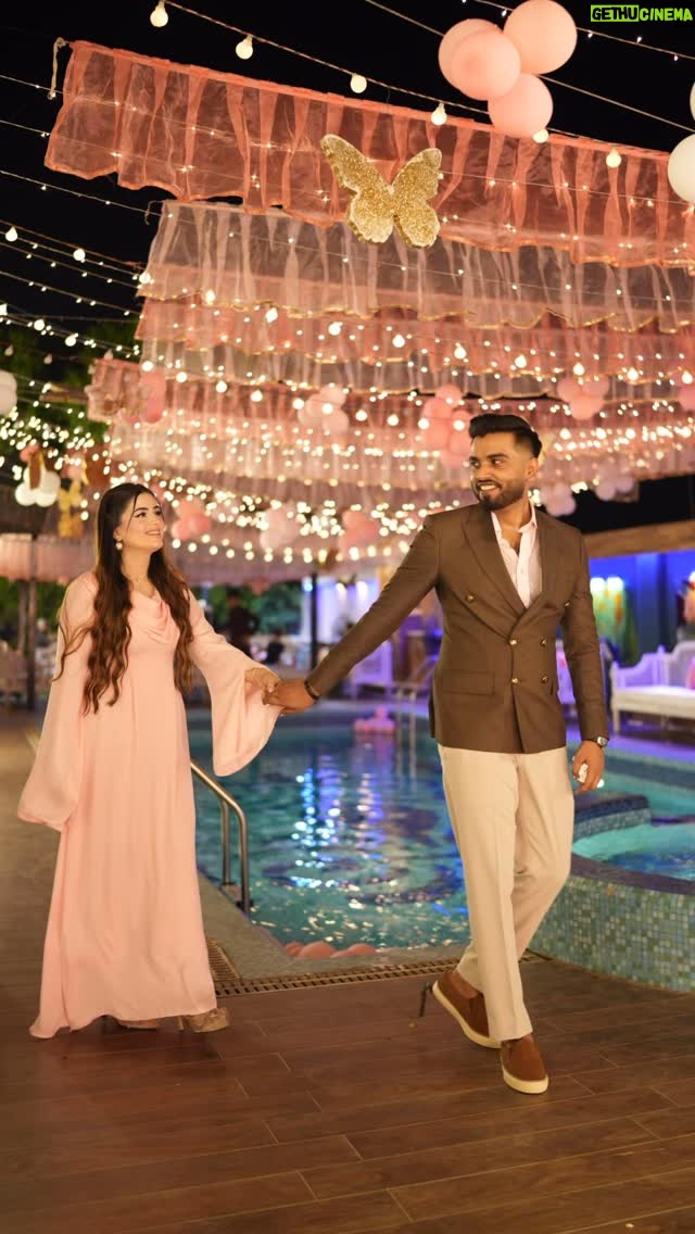 Zahra Waseem - 54.5K Likes - Ek request he hai, kya ho jaye ga?