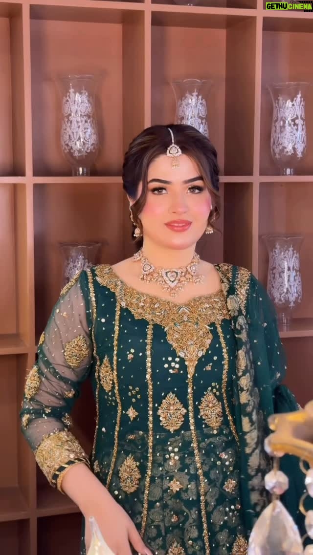 Zahra Waseem - 50.7K Likes - Mehndi🪔

Makeup: @makeovers_by_amaima 
Jewellery: @assurejewelry 
Dress: @harisshakeelofficial