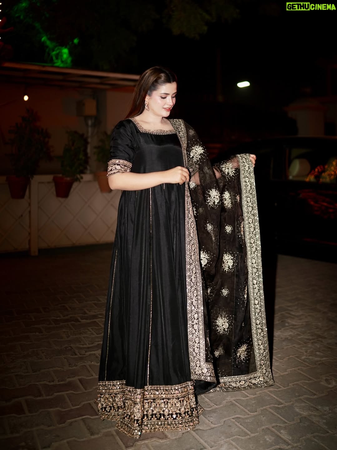 Zahra Waseem - 72.2K Likes - Qawali night🖤

👗 @kanwalmalik.official