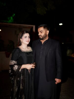 Zahra Waseem Instagram - Qawali night🖤

👗 @kanwalmalik.official