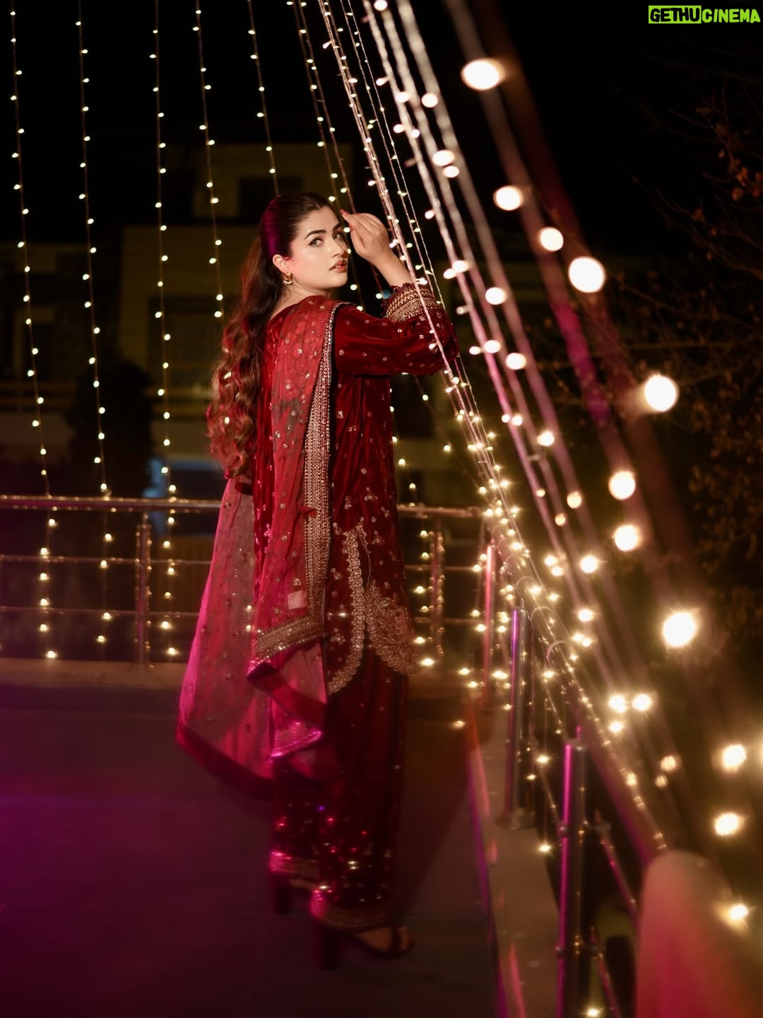Zahra Waseem - 55.6K Likes - Dholki🥁
We both wearing @baroque_official
