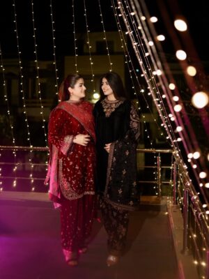 Zahra Waseem Instagram - Dholki🥁
We both wearing @baroque_official
