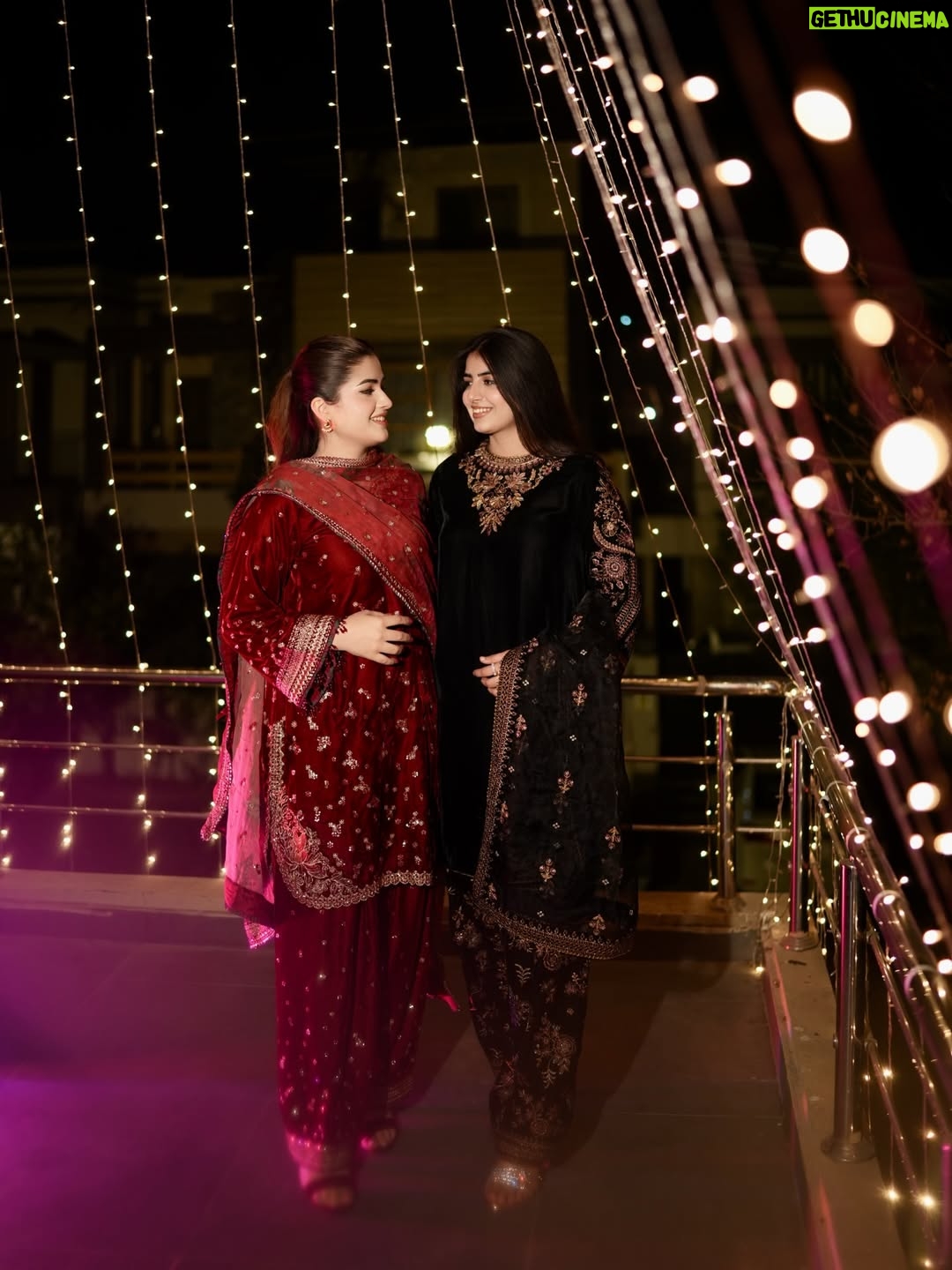 Zahra Waseem - 55.6K Likes - Dholki🥁
We both wearing @baroque_official