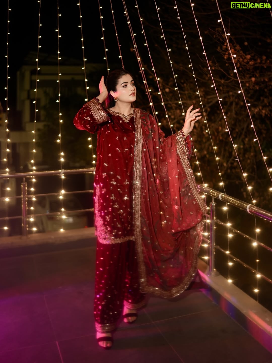 Zahra Waseem - 55.6K Likes - Dholki🥁
We both wearing @baroque_official