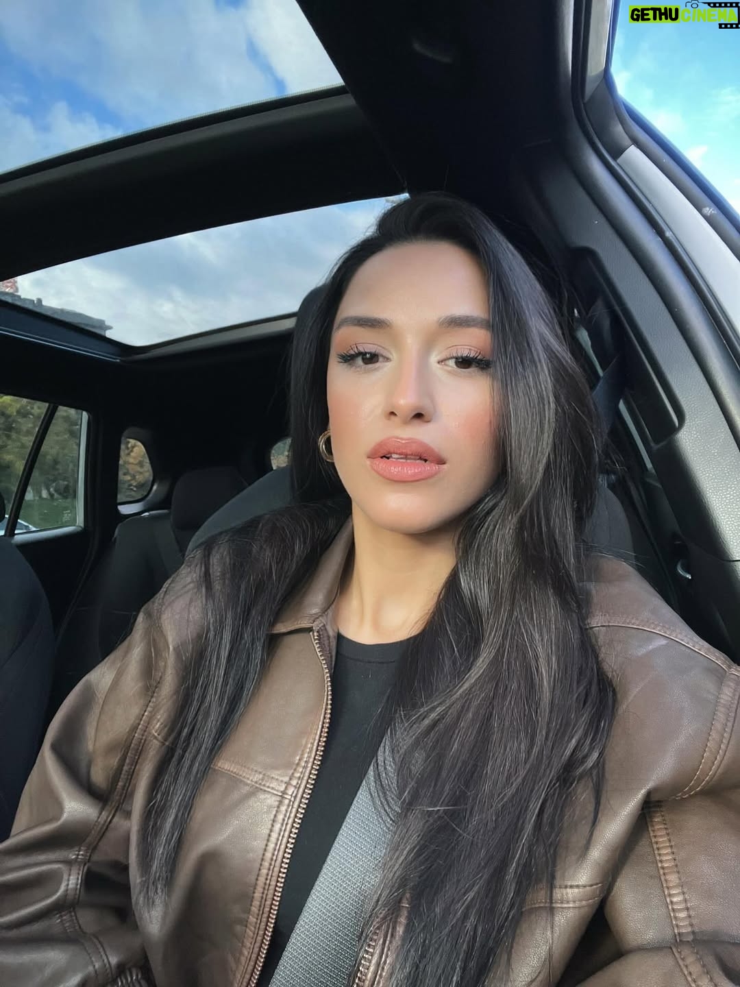 Zeliha Kendirci - 3 Likes - :)