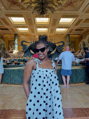 Zenande Mfenyana Instagram - By God’s divine grace, here I am…this is 40!!! 🕯️🎂🥂💐💃🏽🎊🎉
Thank you @suncityresortsa for making my birthday weekend extra spectacular 💃🏽🎉
#suncityresortsa
#suninternationalza