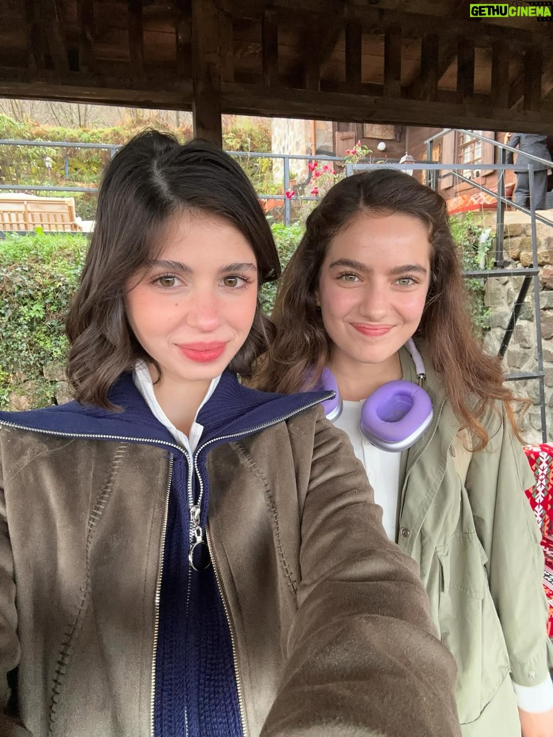 Zeynep Atılgan - 297.2K Likes - yes sirr 🫡
1) çeyrek mafya ☘️
2) uyuyan baysalım 👼🏼
3) naber ula fadime 
4) furtuna mermaids 
5) mağaramın direği
6) kızlarını aç bırakmayan biri 💖
7) hala toplantisu
8) halasının minik bresi
9) canını seven kaçsın arabayı ben kullanıyorum. 
10)sete gidiş
11) arabayı ben kullanırken bile bana güvenen canım hocam,canım ekip
12)YİCEM BU FOTOĞRAFI ULA
13) koçarilerden 
14) isfad fc 
15) herkese kurşun sana çiçek behçetum
16) favori delim 
17) İsEy 🔥
18) Şirinum, kraliçe furtunam
19) tehlike
20) bilema da baskethan