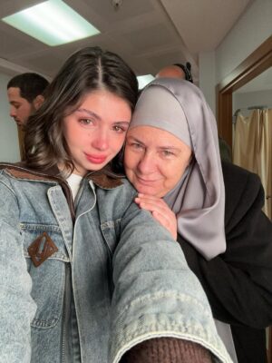 Zeynep Atılgan Instagram - yes sirr 🫡
1) çeyrek mafya ☘️
2) uyuyan baysalım 👼🏼
3) naber ula fadime 
4) furtuna mermaids 
5) mağaramın direği
6) kızlarını aç bırakmayan biri 💖
7) hala toplantisu
8) halasının minik bresi
9) canını seven kaçsın arabayı ben kullanıyorum. 
10)sete gidiş
11) arabayı ben kullanırken bile bana güvenen canım hocam,canım ekip
12)YİCEM BU FOTOĞRAFI ULA
13) koçarilerden 
14) isfad fc 
15) herkese kurşun sana çiçek behçetum
16) favori delim 
17) İsEy 🔥
18) Şirinum, kraliçe furtunam
19) tehlike
20) bilema da baskethan