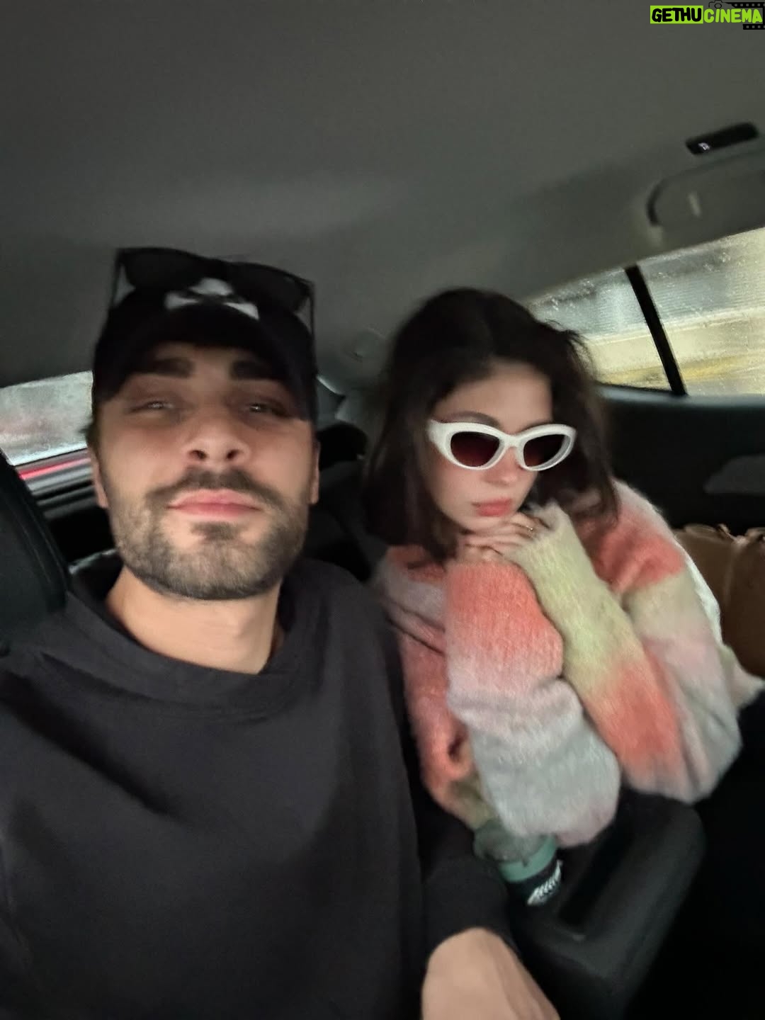 Zeynep Atılgan - 275.5K Likes - Biz biraz sicak nevaleyiz 🥰