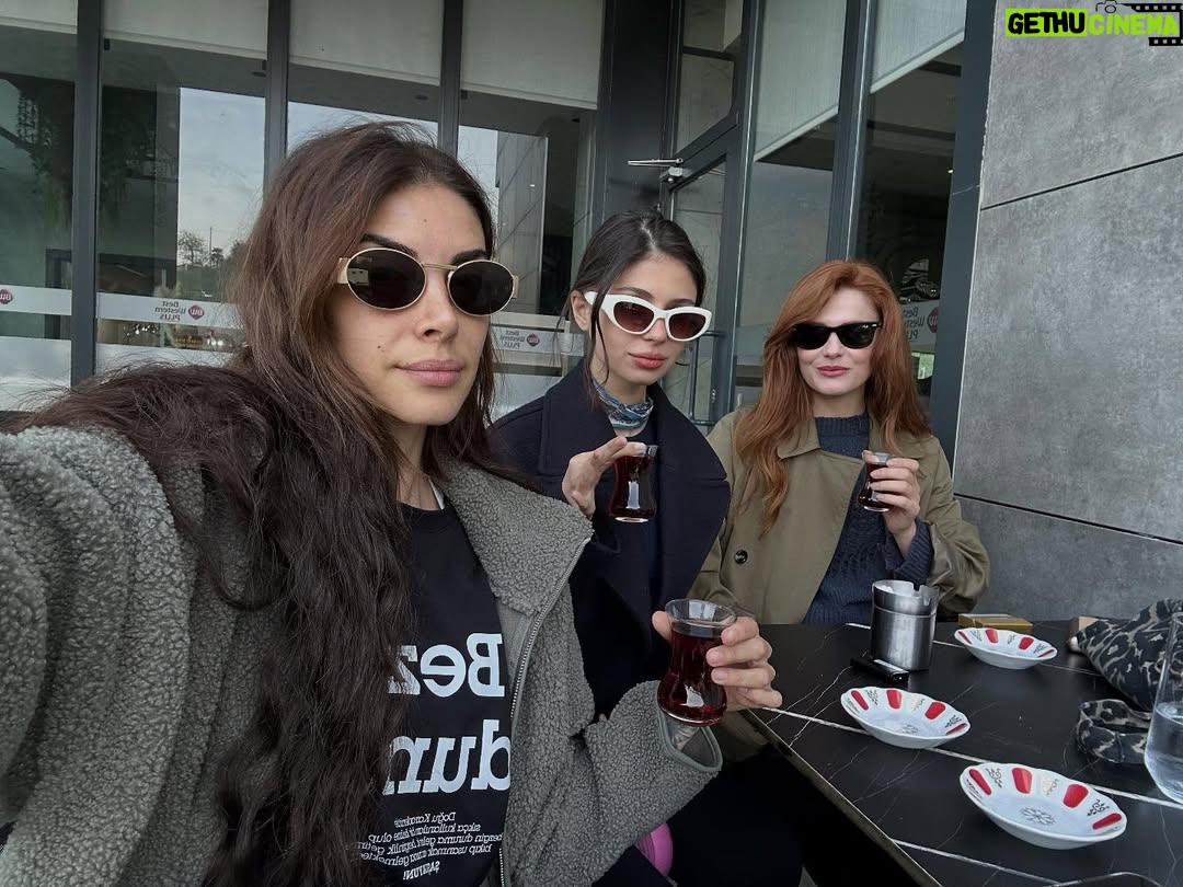 Zeynep Atılgan - 504.4K Likes - Fadime Koçari tbd yeni dump gururla sunar ☘️🤍 

Akşam görüşmek üzere :)
@ogm.pictures 
@tasacakbudenizdizi