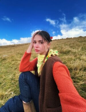Zeynep Atılgan Instagram - 1 ) Fadime Koçari ☘️
2 ) Keçiler ve Fadime Koçari 🐐☘️
3 ) Koçariler 😎
4 ) keçiyle biz 😍
5 ) keçiyle ben ☺️
6 ) bi keçi daha 🤗
7 )  Behçet ile adam asmaca 🥰
8 )  bi sütlaç yeduk da 
9 )  abi kardeş pozumuz 🧿
10) halasinin ballisi 💖
11) 😍😍
12) kafasında mimi olan denizim baysalım 
13) reyting haberini almış olan denizim baysalım
14) ula bi çay ictuk
15) horon dersimuz 👯‍♂️
16) ha boyle uzun bi yolda biz 
17) koçariler 🤝🏻 trabzonspor ♥️💙
18) kaçırılan fadime koçari 😡
19) ICON 
20) gökhan da silahla vuramayınca kılıca geçti galiba bilmiyorum 🫠