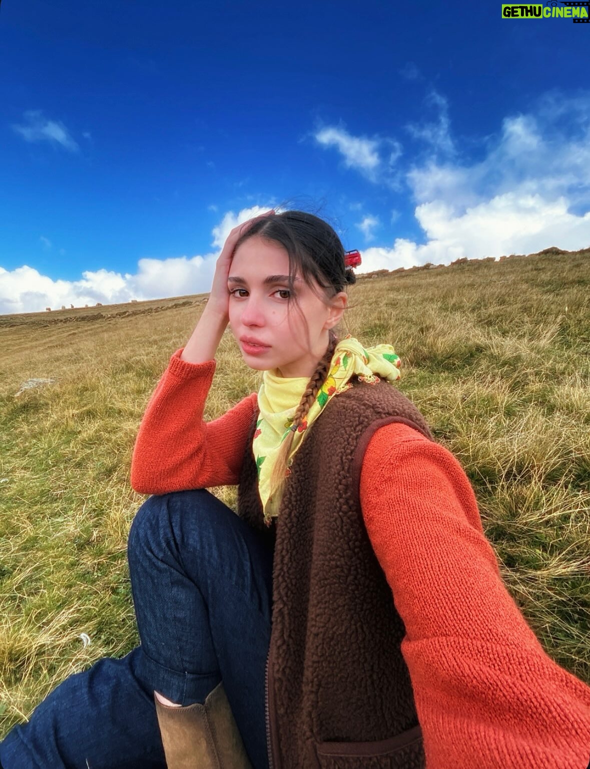 Zeynep Atılgan - 603.3K Likes - 1 ) Fadime Koçari ☘️
2 ) Keçiler ve Fadime Koçari 🐐☘️
3 ) Koçariler 😎
4 ) keçiyle biz 😍
5 ) keçiyle ben ☺️
6 ) bi keçi daha 🤗
7 )  Behçet ile adam asmaca 🥰
8 )  bi sütlaç yeduk da 
9 )  abi kardeş pozumuz 🧿
10) halasinin ballisi 💖
11) 😍😍
12) kafasında mimi olan denizim baysalım 
13) reyting haberini almış olan denizim baysalım
14) ula bi çay ictuk
15) horon dersimuz 👯‍♂️
16) ha boyle uzun bi yolda biz 
17) koçariler 🤝🏻 trabzonspor ♥️💙
18) kaçırılan fadime koçari 😡
19) ICON 
20) gökhan da silahla vuramayınca kılıca geçti galiba bilmiyorum 🫠