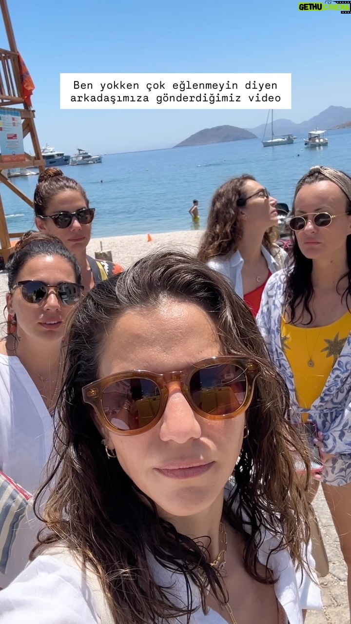 Zeynep Beşerler - 5.7K Likes - Sen üzülme, gülüm incinme🌹😌biz de hiç eğlenemedik zaten..🫣