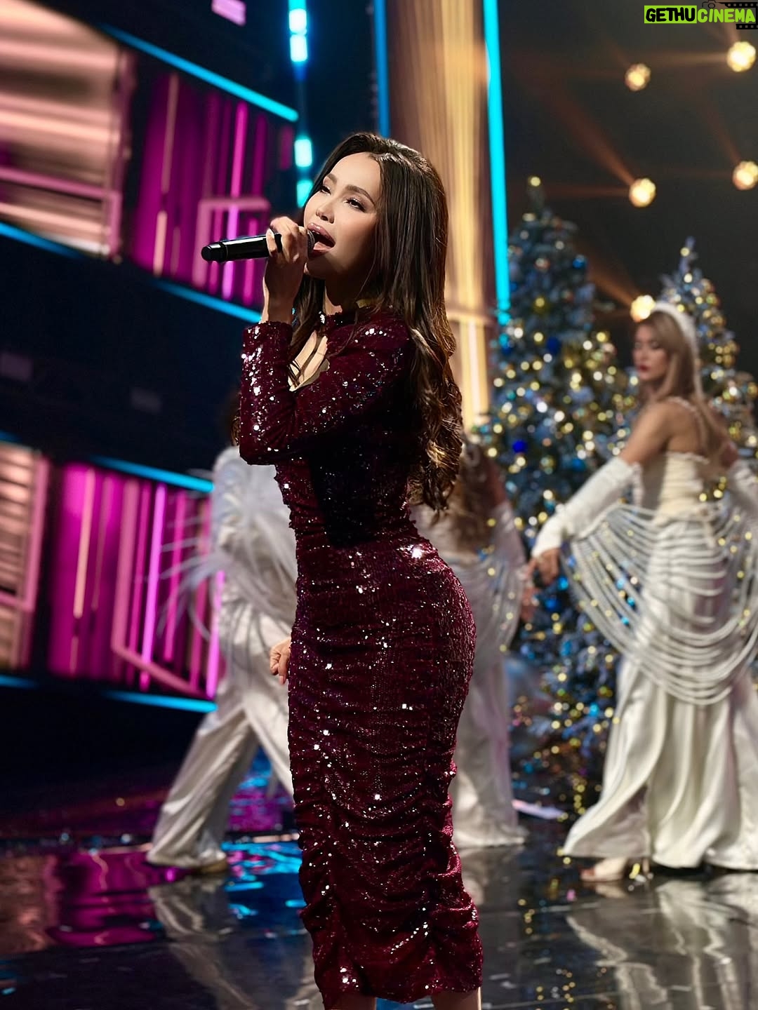 Zhanar Dugalova - 36.1K Likes - @richielike 😘
@_pret.a.porter_ 😘
📸 @nurbek.hairullaev 👍🏻😘 
& @nurlanyusupov 💋💋