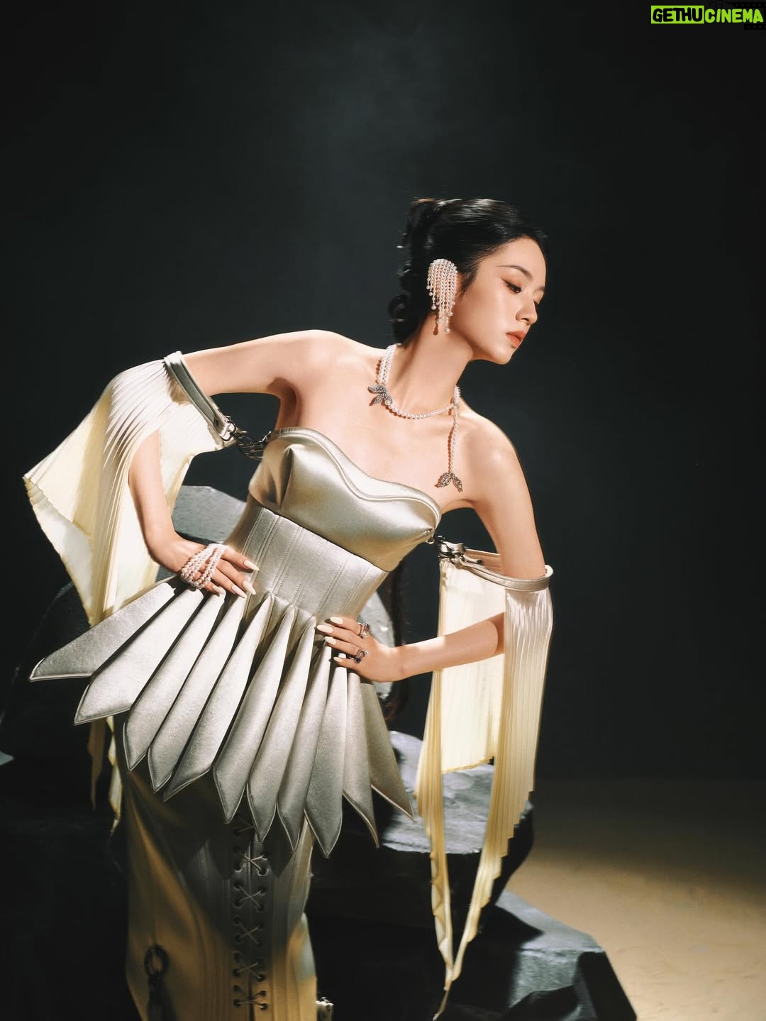Zhou Ye - 81.8K Likes - 